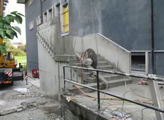 miniatura rimozione gradini scuola, impresa demolizioni Desio Monza Brianza Lombardia